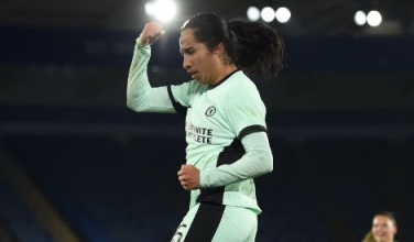 Mayra Ramírez, marcando gol con el Chelsea